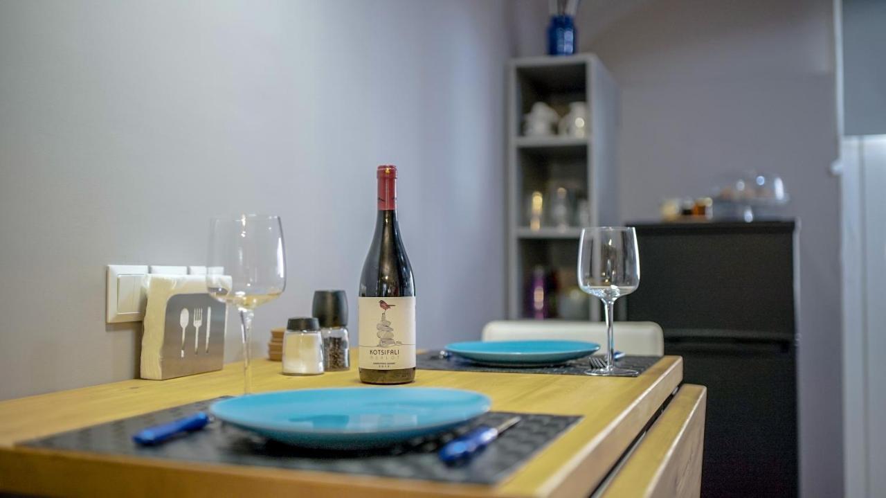 D16 Athens Apartment - 5' Mins To Petralona Metro Экстерьер фото